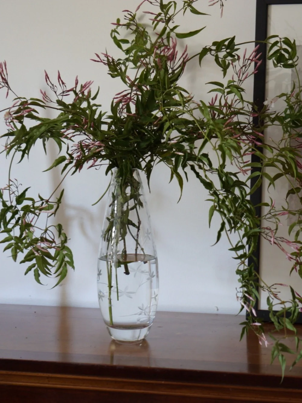 Dainty Etched polish crystal teardrop vase